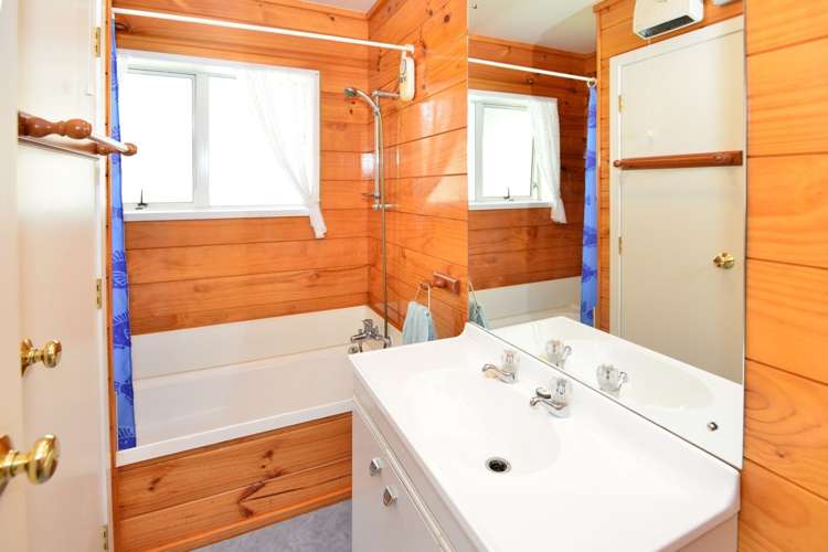 31 Regency Park Drive Gulf Harbour_13