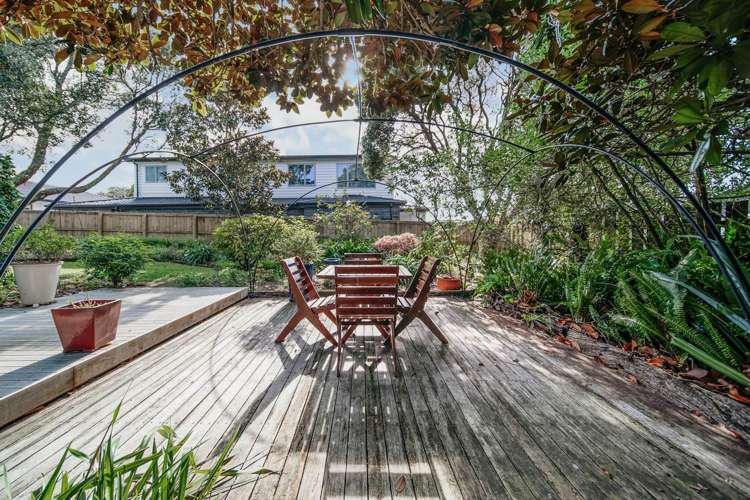 46 Meadway Sunnyhills_19