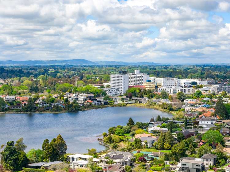 135A Lake Crescent_1