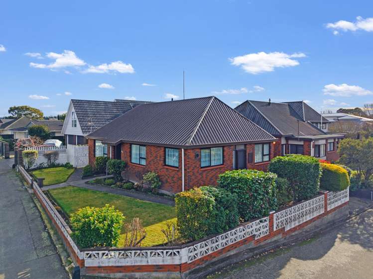1/102 Lake Terrace Road Burwood_1