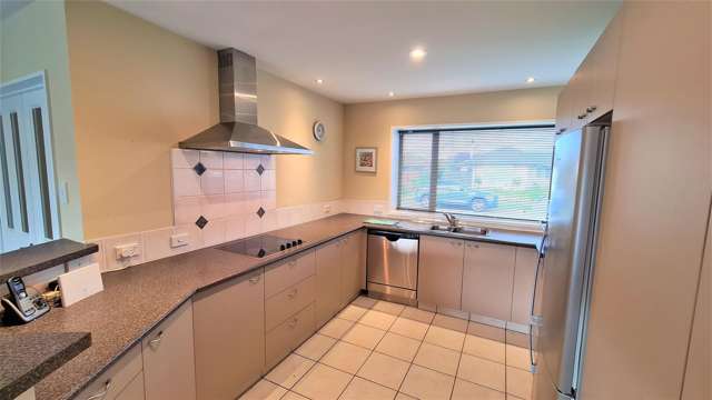 3 Sweet Waters Place Woolston_3