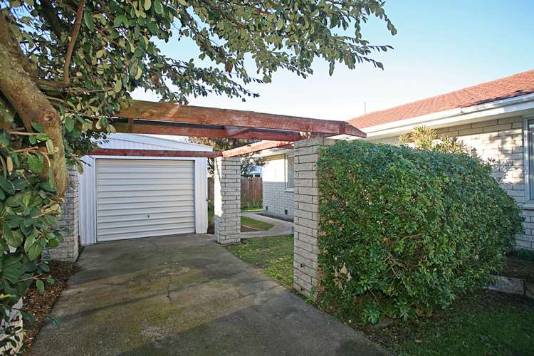 2/4 Glenys Place Broomfield_11