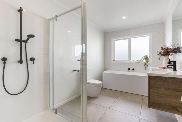 8 Opaoa Way Aotea_12