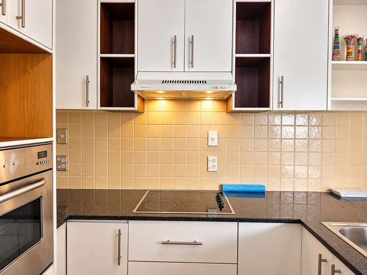 5L/17 Crown Lynn Place New Lynn_3