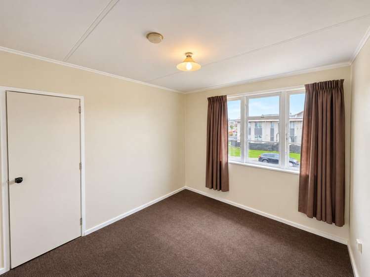 52 Freeland Ave Mount Roskill_8