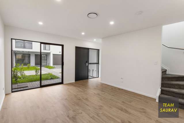 8/16 Clark Road Pahurehure_1