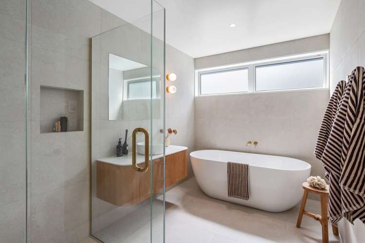 2/1 The Brae Mt Pleasant_18