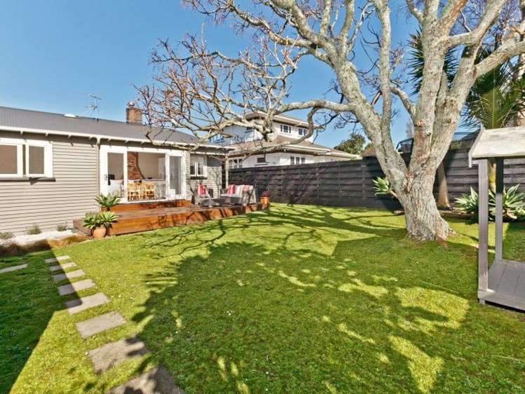 2 Belle Vue Avenue Northcote Point_16