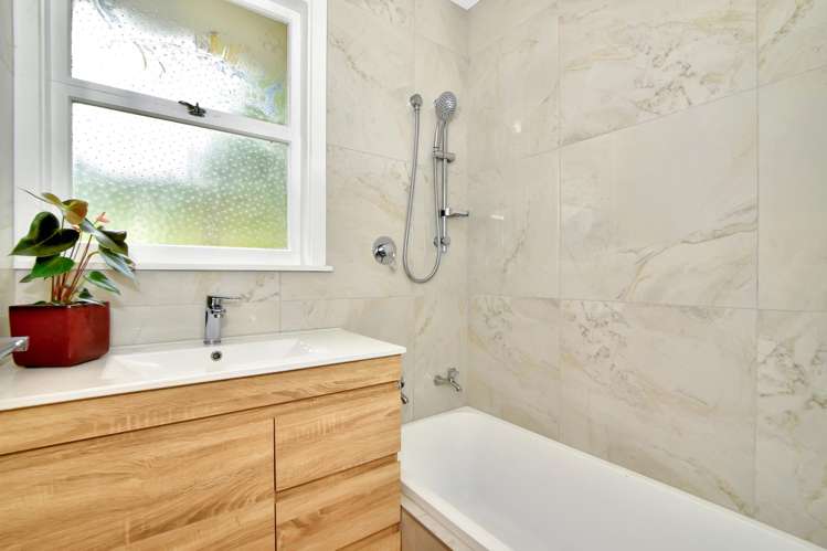 84 Sutherland Road Brookfield_17