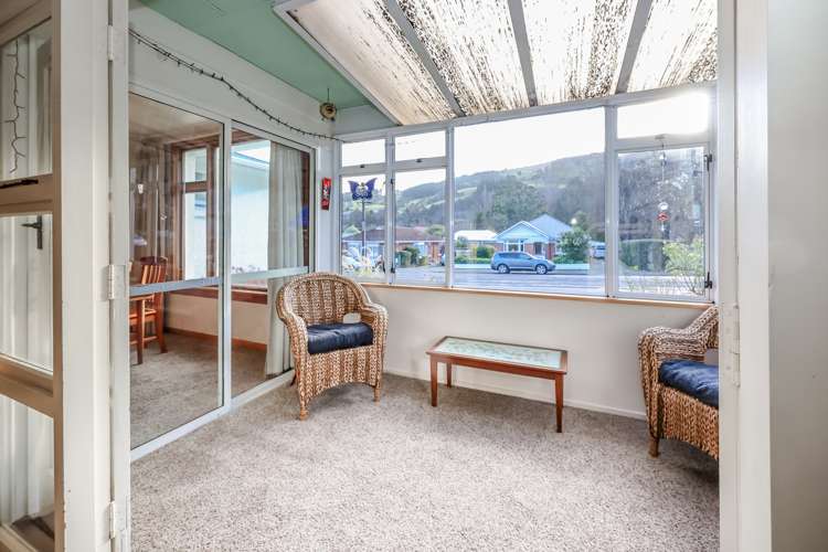 410 North Road North East Valley_5