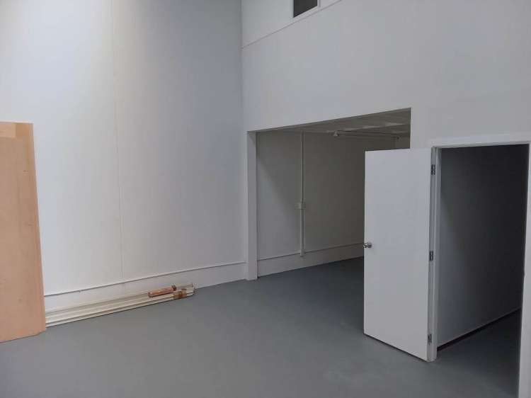 Unit B2/7-9 Tait Place Rosedale_4