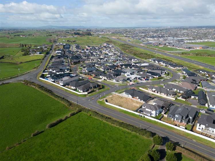 2 Waireka Road Rototuna North_10