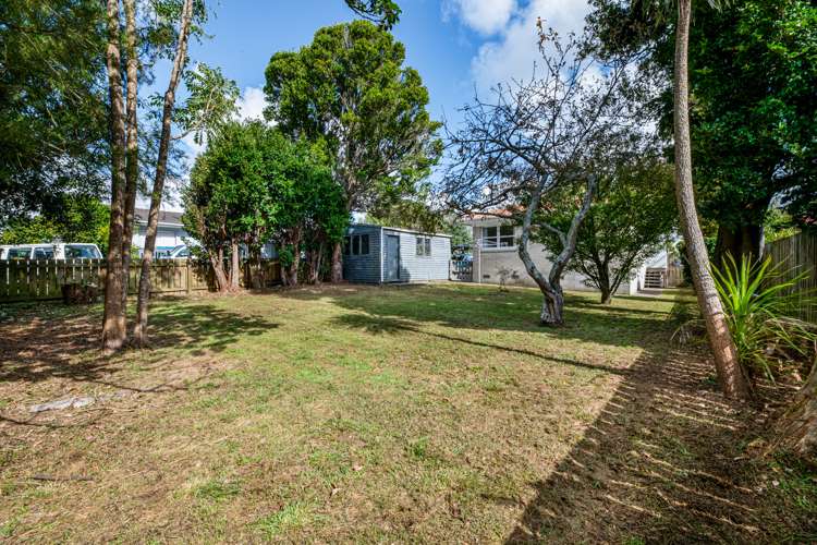 2-219-swanson-road-henderson-waitakere-city-houses-for-sale-one