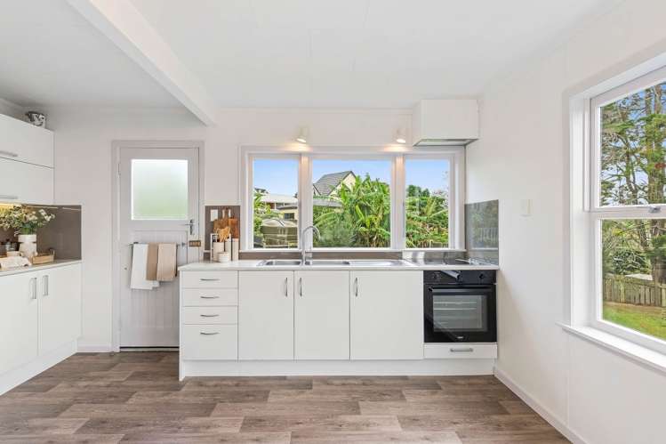 36 D'Oyly Drive Stanmore Bay_12