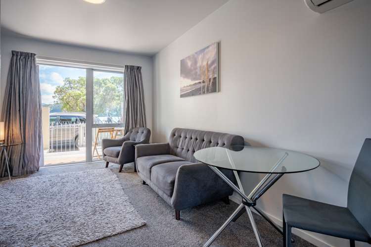 79c Beach Road Akaroa_5