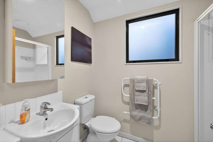 79 Holly Road St Albans_13