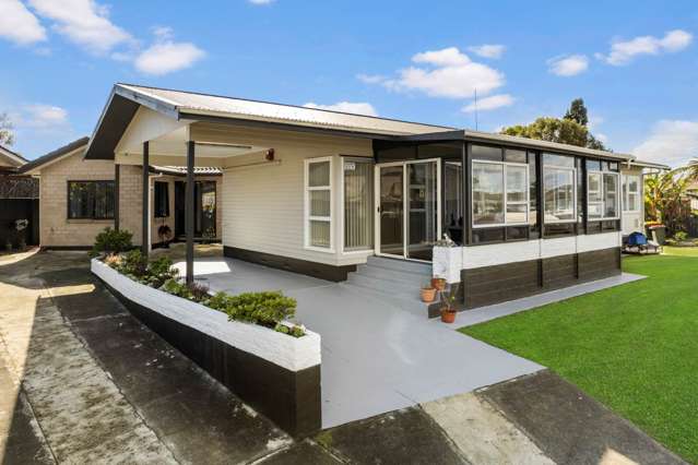 66 Sunlands Drive Manurewa_1