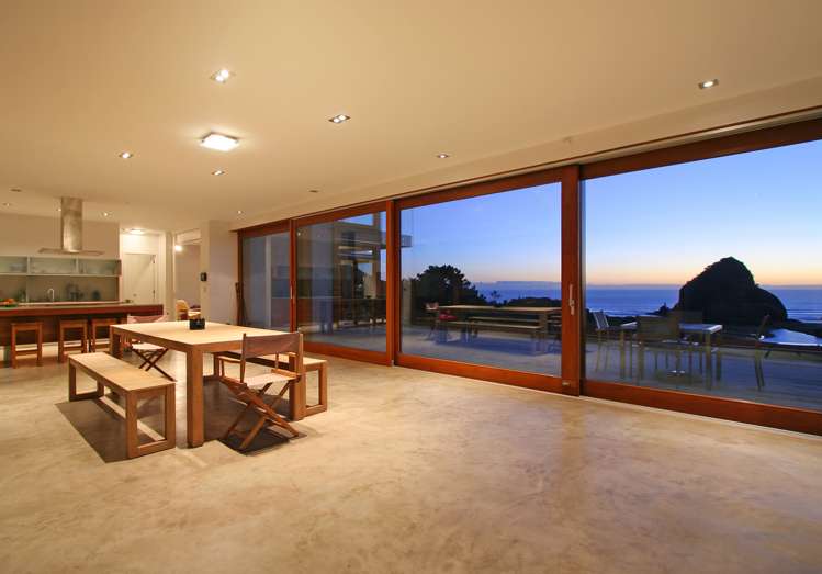 27 Glenesk Road Piha_7