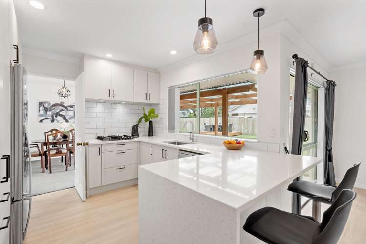 5 Bernie Edwards Place Botany Downs_10