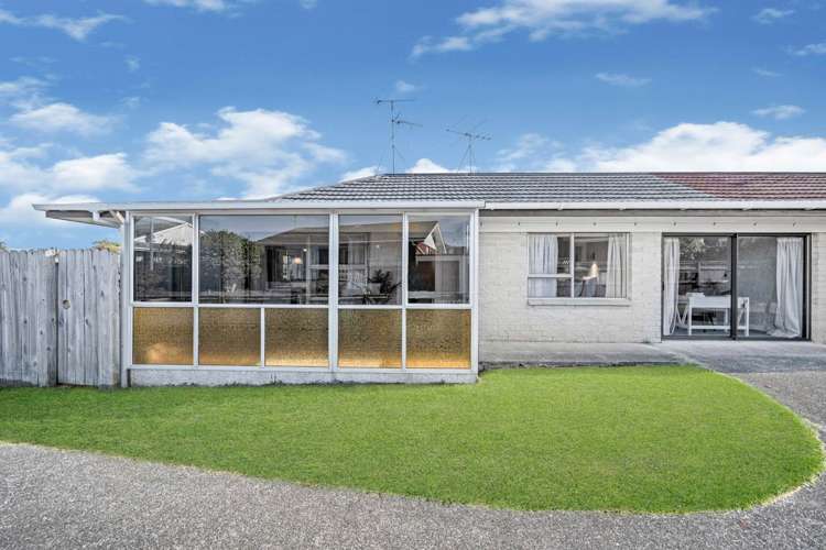 1/6 Tina Place Sunnyhills_17