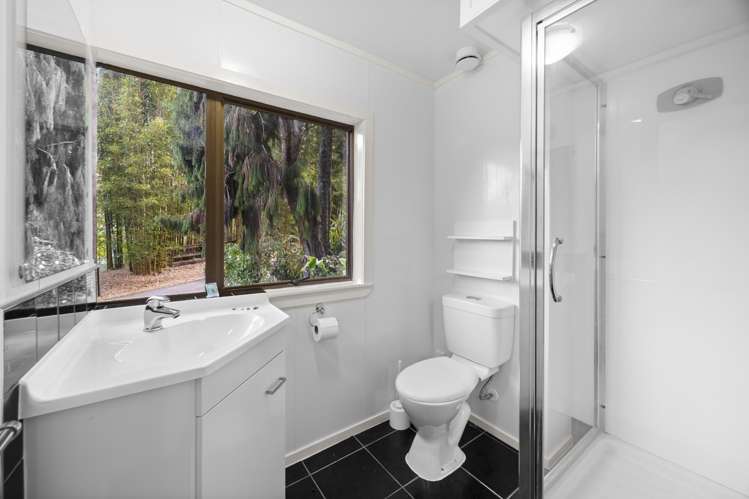 274 Forest Hill Road Waiatarua_19