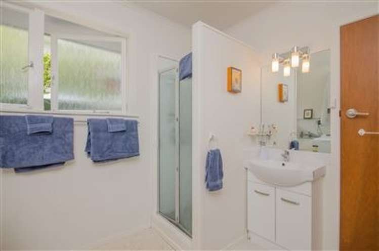 26 Eaton road Hillsborough_15