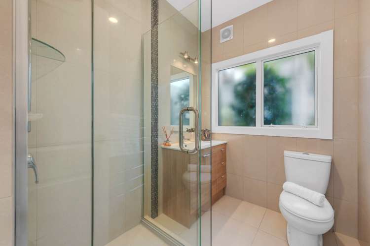 6 Pohutukawa Road Beachlands_25