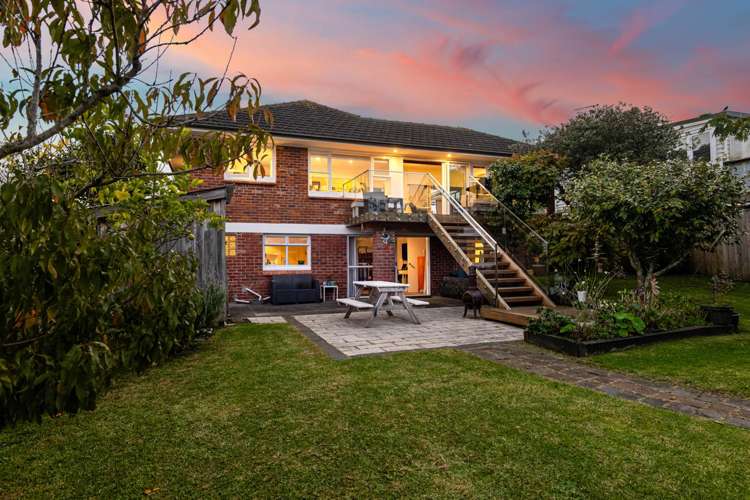 56 Lake Road Narrow Neck_30