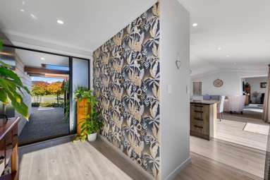 6 Spitfire Drive_4