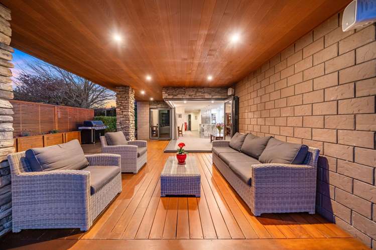 8 Benzie Avenue Wallaceville_21