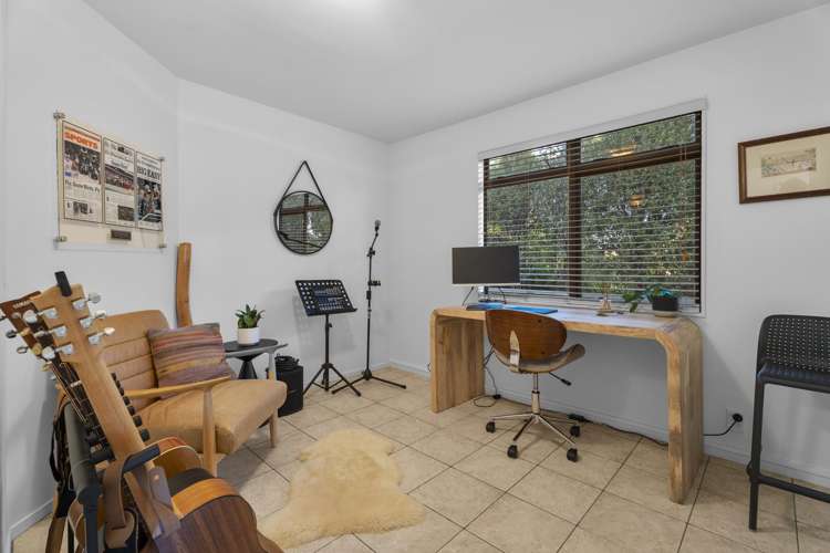 68 Queens Drive Oneroa_14
