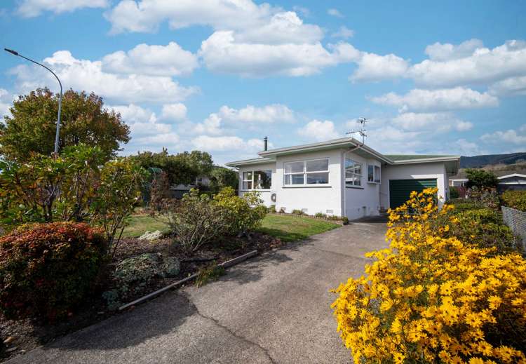 27 Kipling Crescent Stoke_19