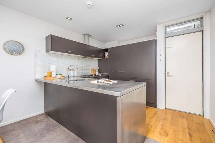 5p/435 New North Road Kingsland_14