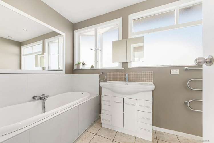 6 Beverly Place New Lynn_8