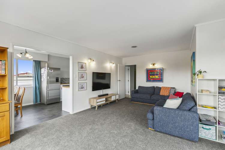 22 Waiwera Crescent Maupuia_5