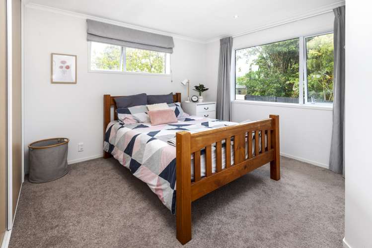 70 Beach Road Mellons Bay_10