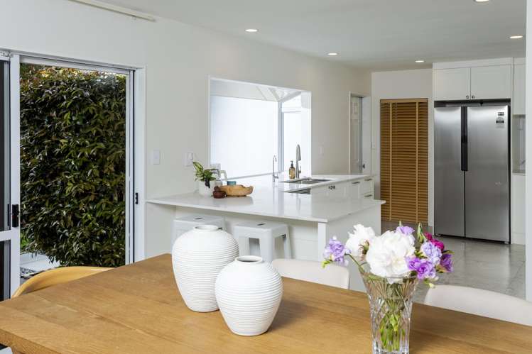 30 Bernard Magnus Lane Greenhithe_21