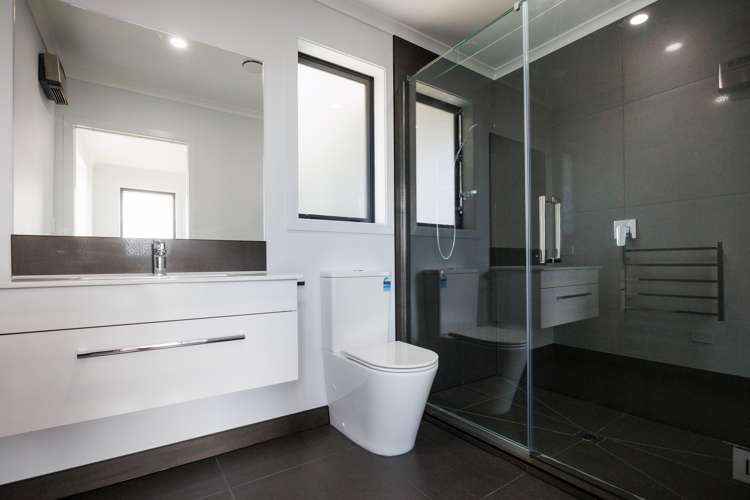 54 Sardinia Grove Fitzherbert_15