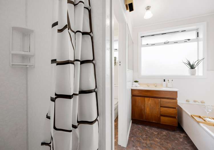 9 Morrison Crescent Glenview_21