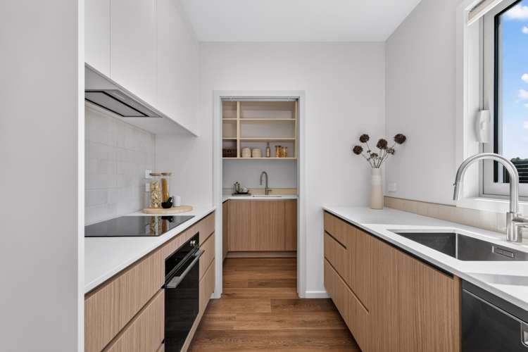 1/11 West Place Greenmeadows_8
