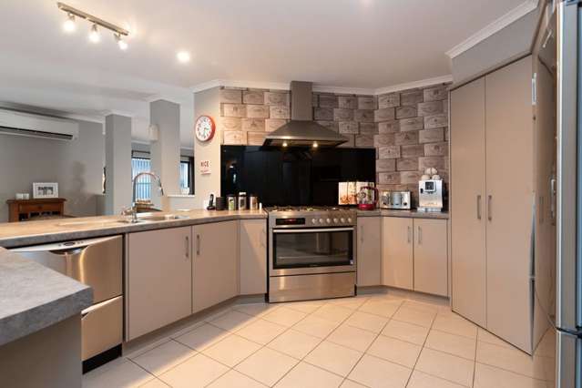 7 Paradise Place Matua_4