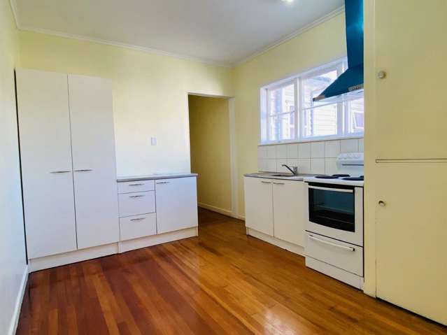 2/2090 Great North Road Avondale_3