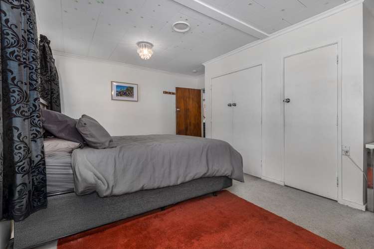 89 Waddington Drive Naenae_13