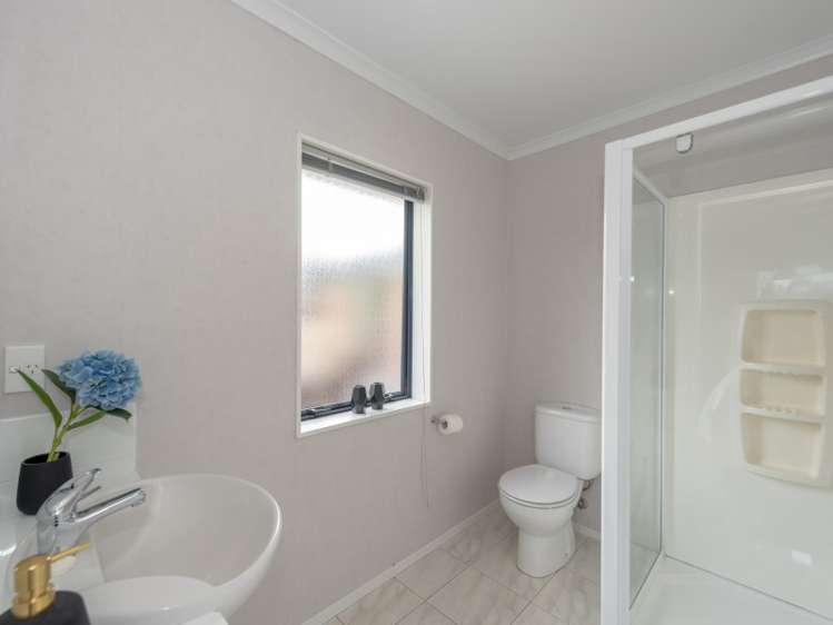 8 Sandowne Close Rototuna North_14