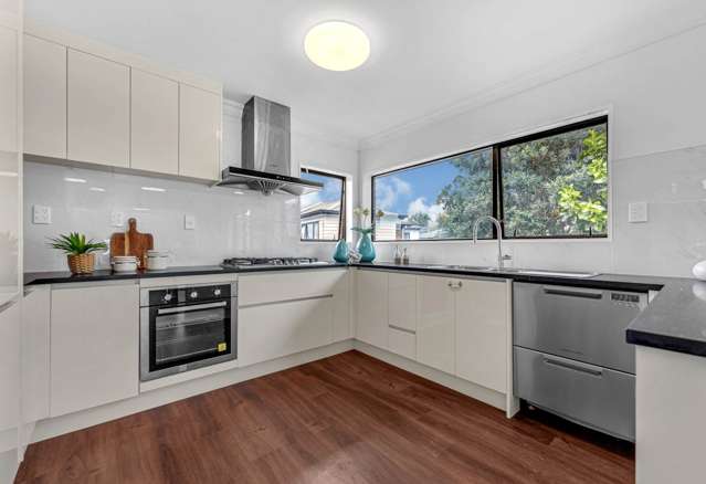 1/16 Parramatta Place Botany Downs_3