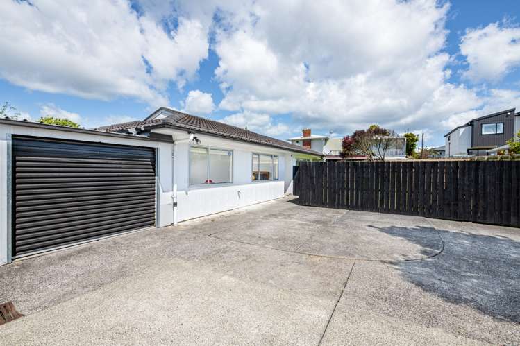2/59 Archibald Road Kelston_21