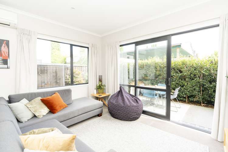 8/13 Beale Street Hamilton East_9