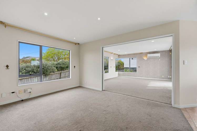 2/75A Target Road Totara Vale_23
