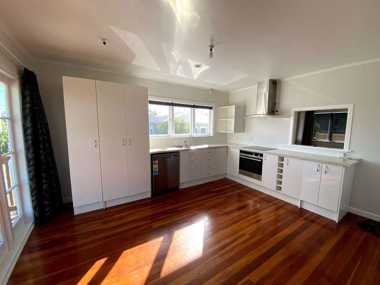 16 Gloria Avenue Te Atatu Peninsula_7