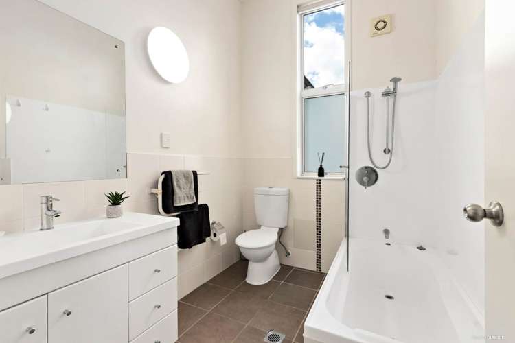 15 Merlot Lane Pukekohe_8